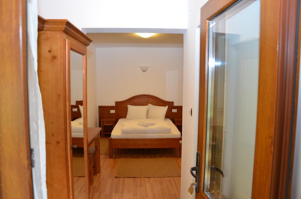 Bed and Breakfast Lapociu Cîmpeni Exteriér fotografie